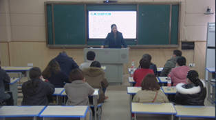 主持人王淑芹做工作室建设的培训与阐释