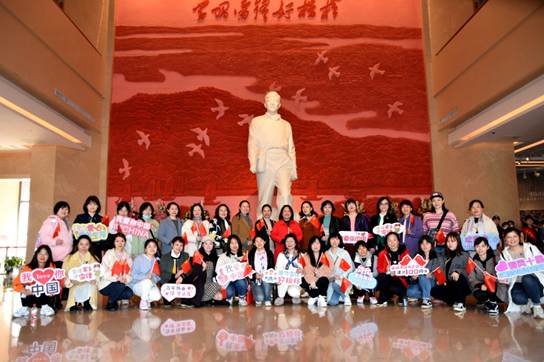 在雷锋纪念馆参观，学习雷锋精神.JPG