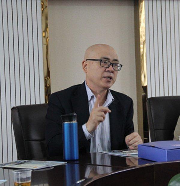 蔡耘指导学校教育信息化工作