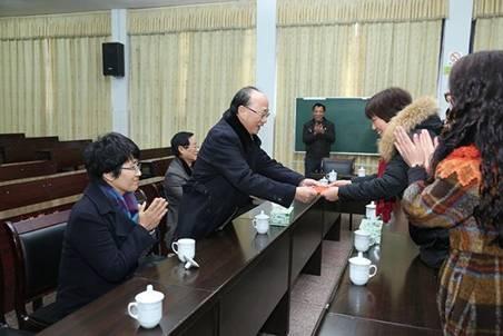 http://50543.cdedu.cn/sitepub/uploadfile/0/1/images/20150127/20150127152521879002_s.jpg