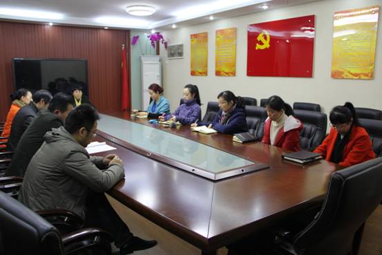 一支部集中学习现场