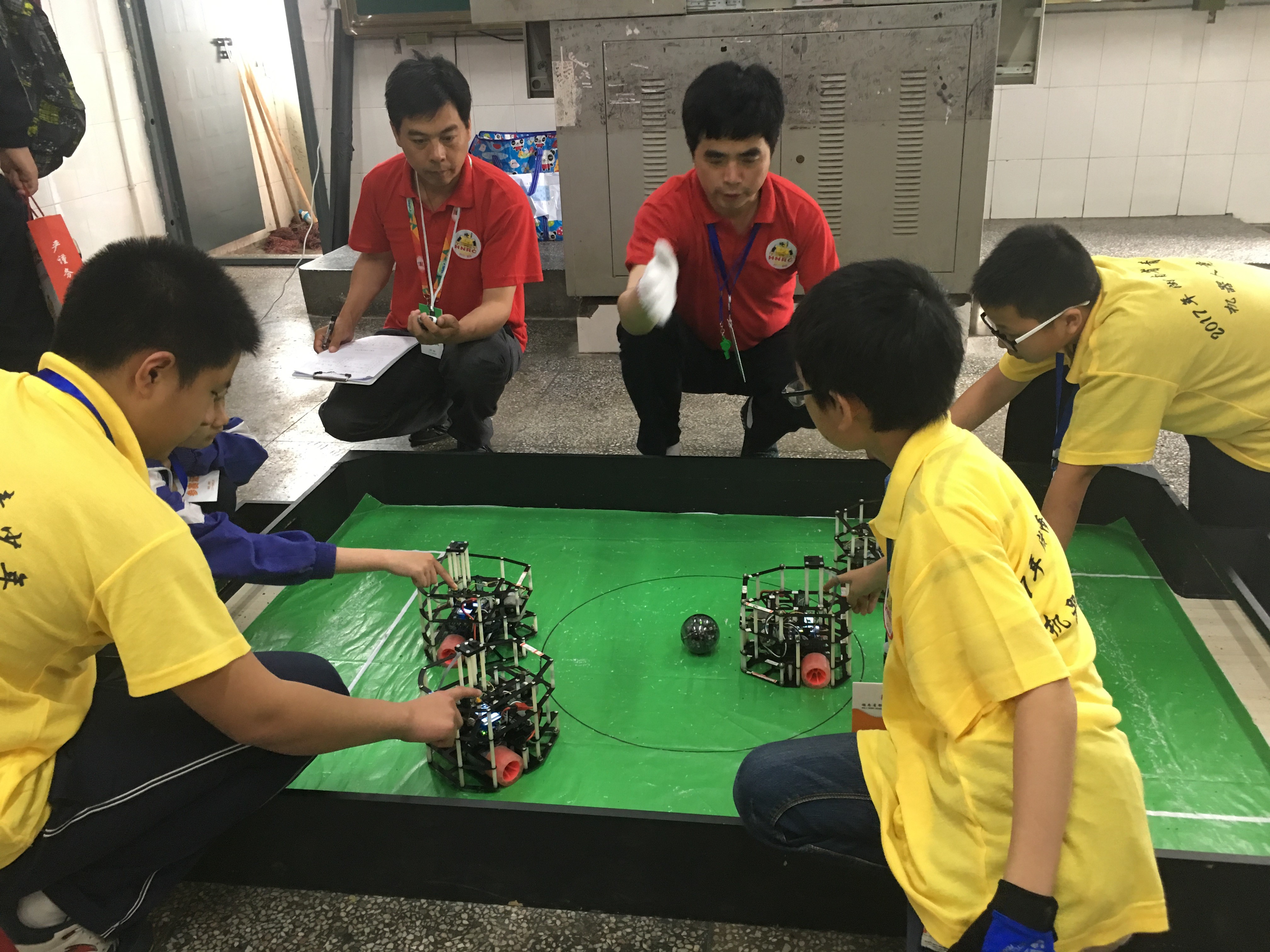 比赛激烈进行中