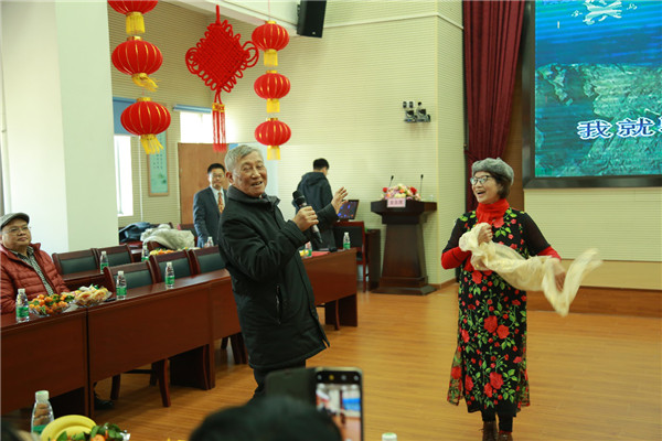 离退休干部歌伴舞《草原上升起不落的太阳》