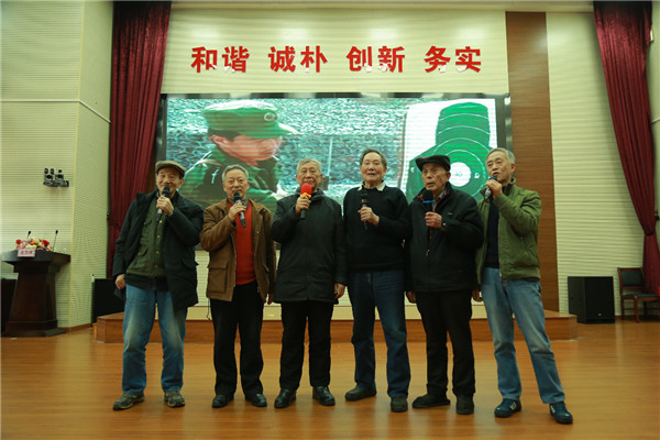 离退休干部小合唱《打靶归来》