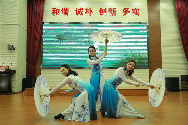 舞蹈《风筝误》